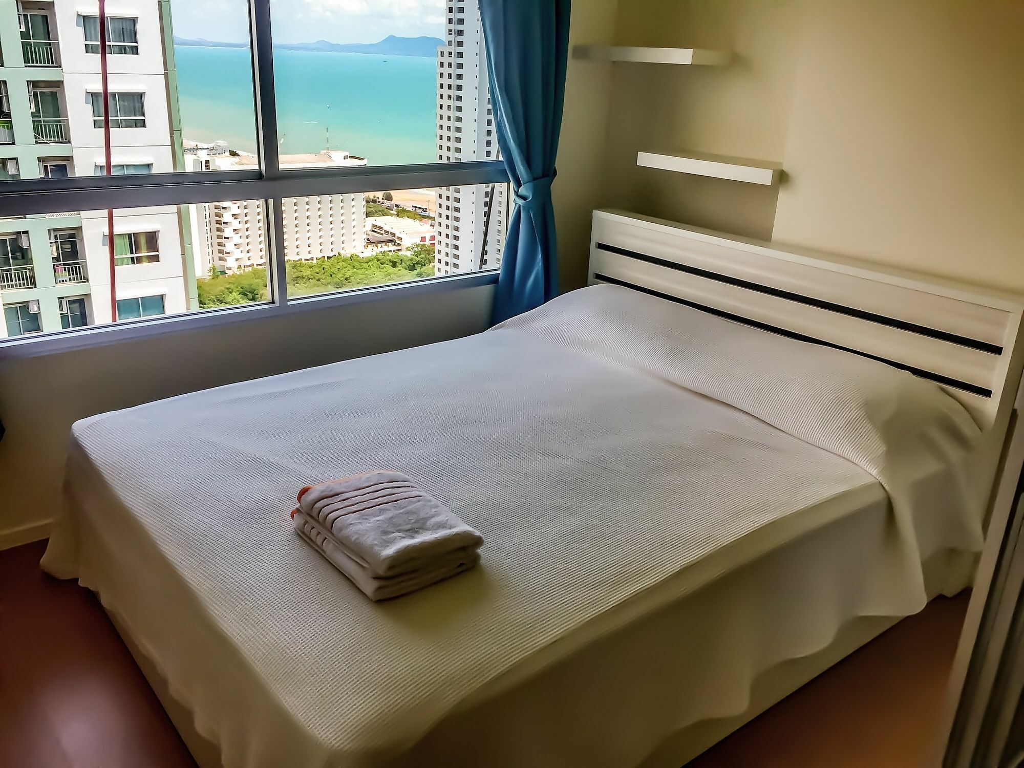 Lumpini Seaview Jomtien By Parikal Hotel Екстериор снимка