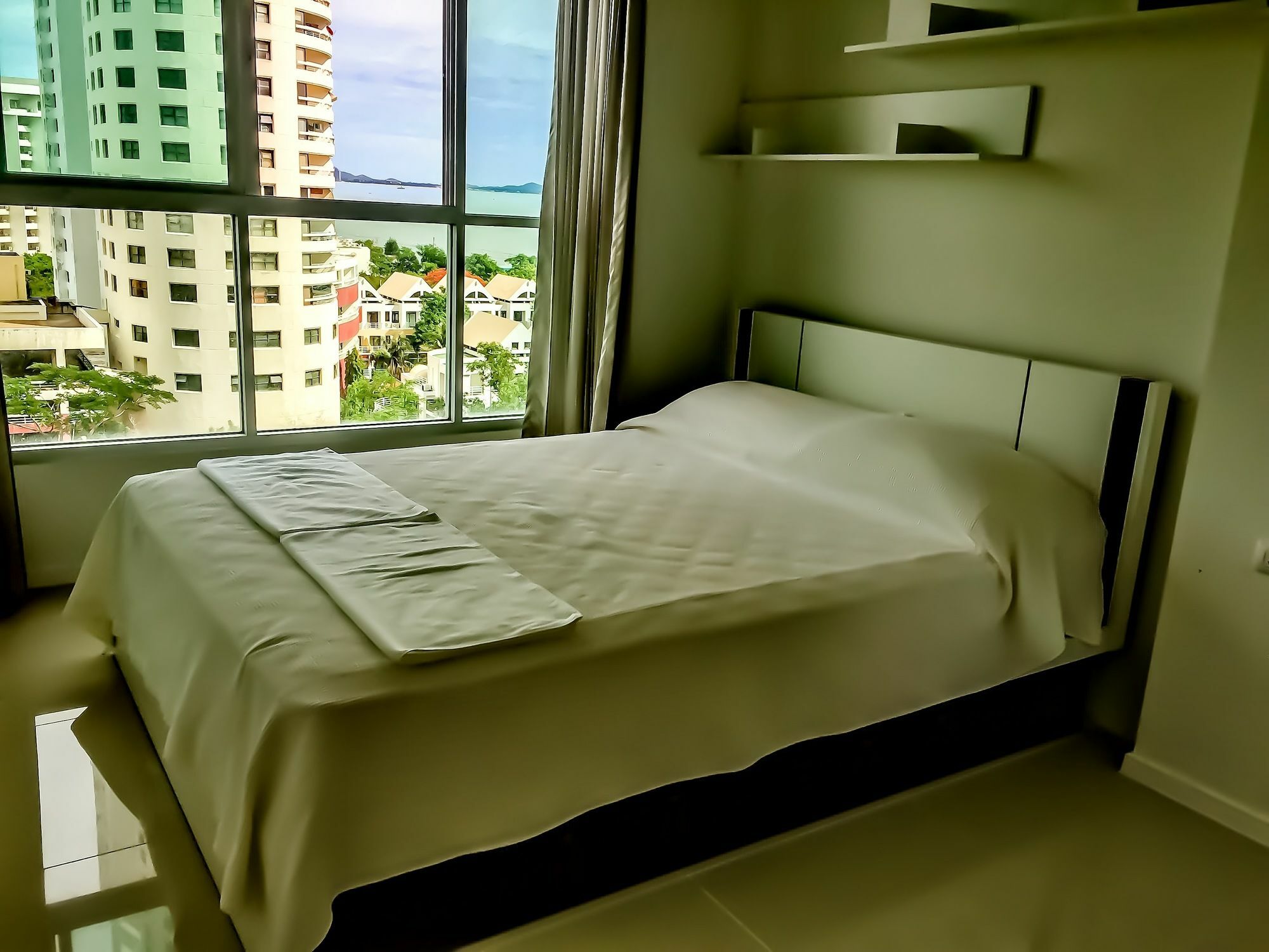 Lumpini Seaview Jomtien By Parikal Hotel Екстериор снимка